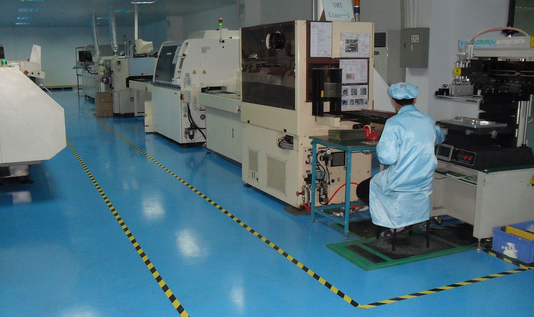 PAUXIS manufacturing floor